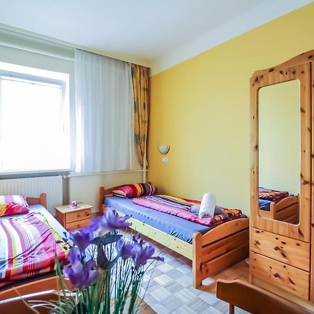 Economic 2Sb Apartment In Lively Area Виена Екстериор снимка