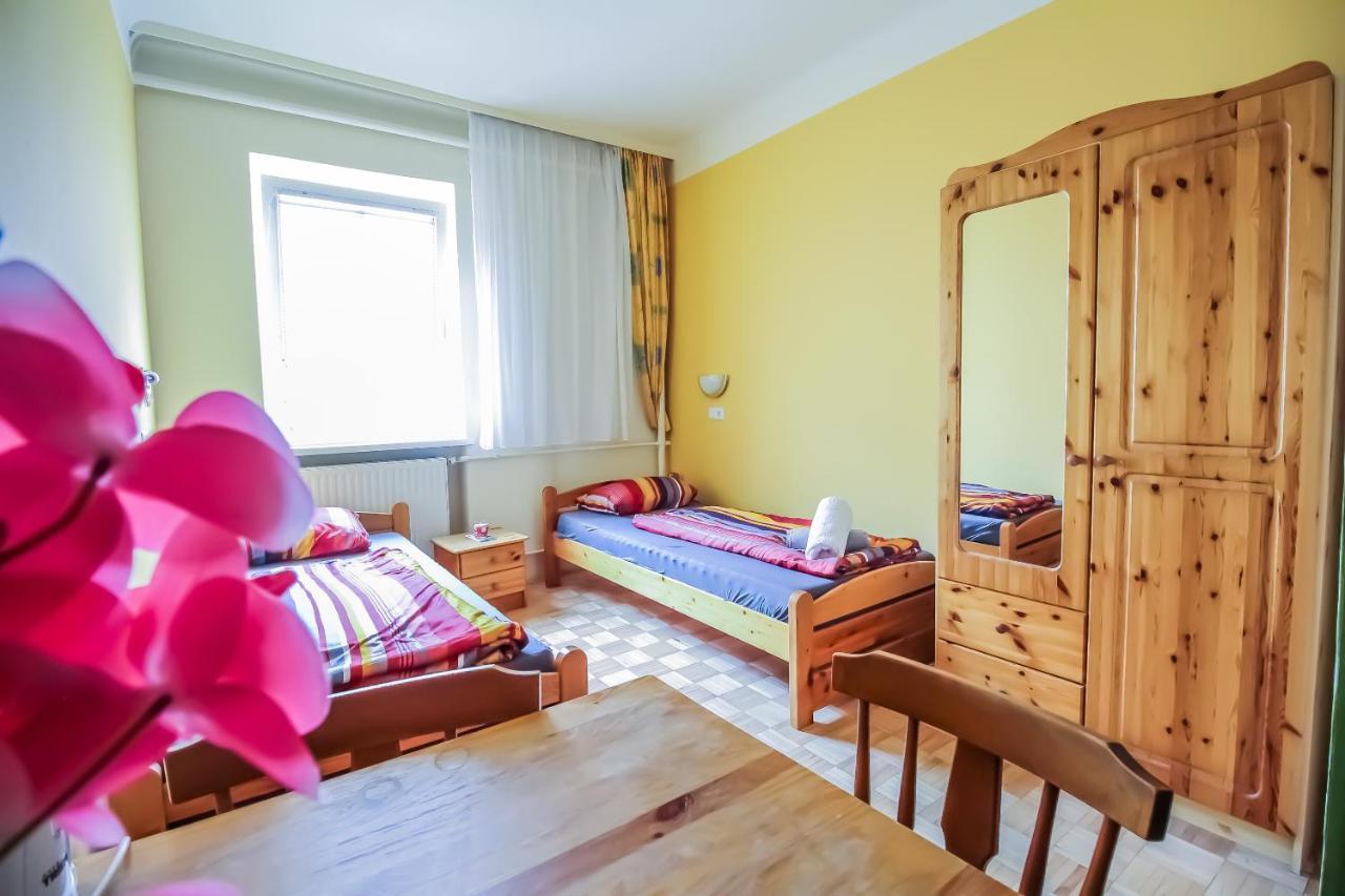 Economic 2Sb Apartment In Lively Area Виена Екстериор снимка